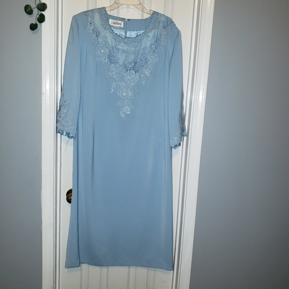 Dress - Picture 1 of 2